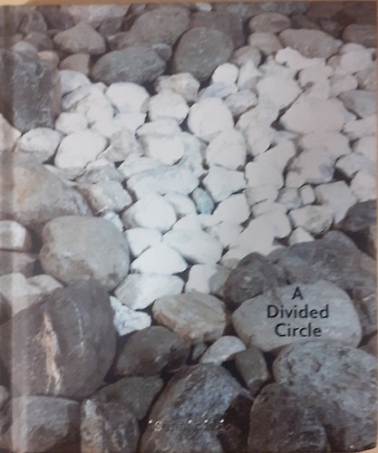 9788887915105-A Divided Circle. Richard Long.